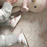Sofia First Kicks White