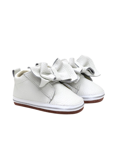 Aria First Kicks White, perspective view