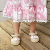 Daisies First Kicks in Tan