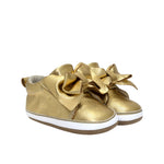 Aria First Kicks in Yellow Gold, perspective view