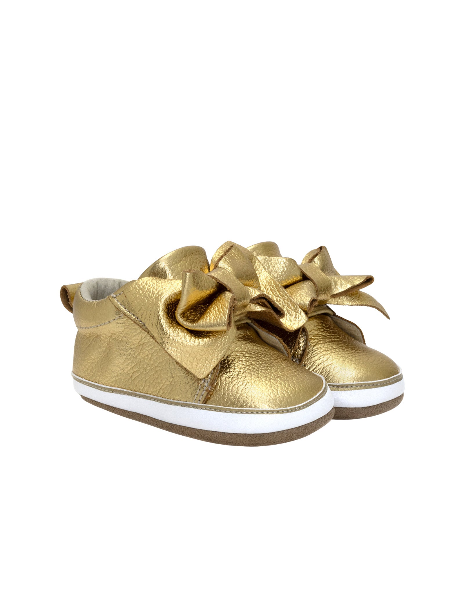 Aria First Kicks in Yellow Gold, perspective view